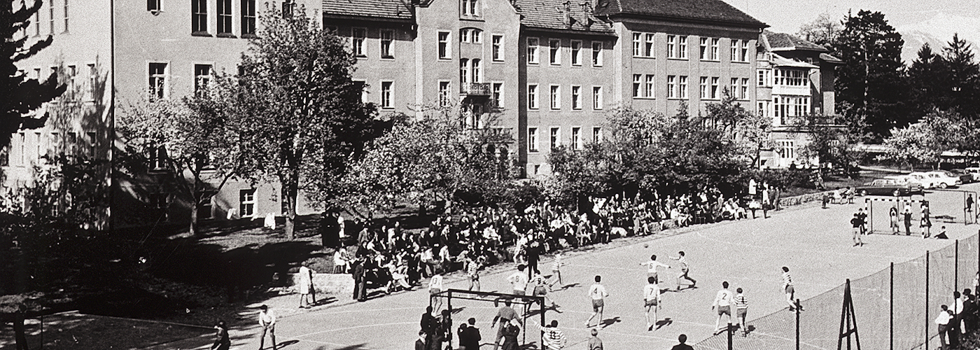 Leopoldinum mit Sportplatz 1970 Leopoldinum 1970 mit Sportplatz